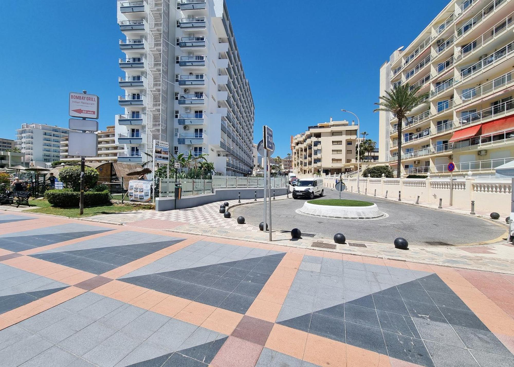 Tinoko Apartament In La Carihuela Beach Torremolinos Bagian luar foto